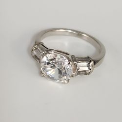 14k White Gold Round Reflex Stone with Baguette Accents size 5.5