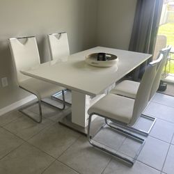 Dining Set