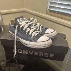 Converse Low Top Navy Blue Size 6 