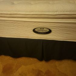 Queen Size Pillow Top Beauty rest Bed