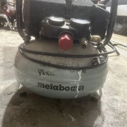 Awesome air compressor runs great no issues just paying on it and that’s it and it’s light