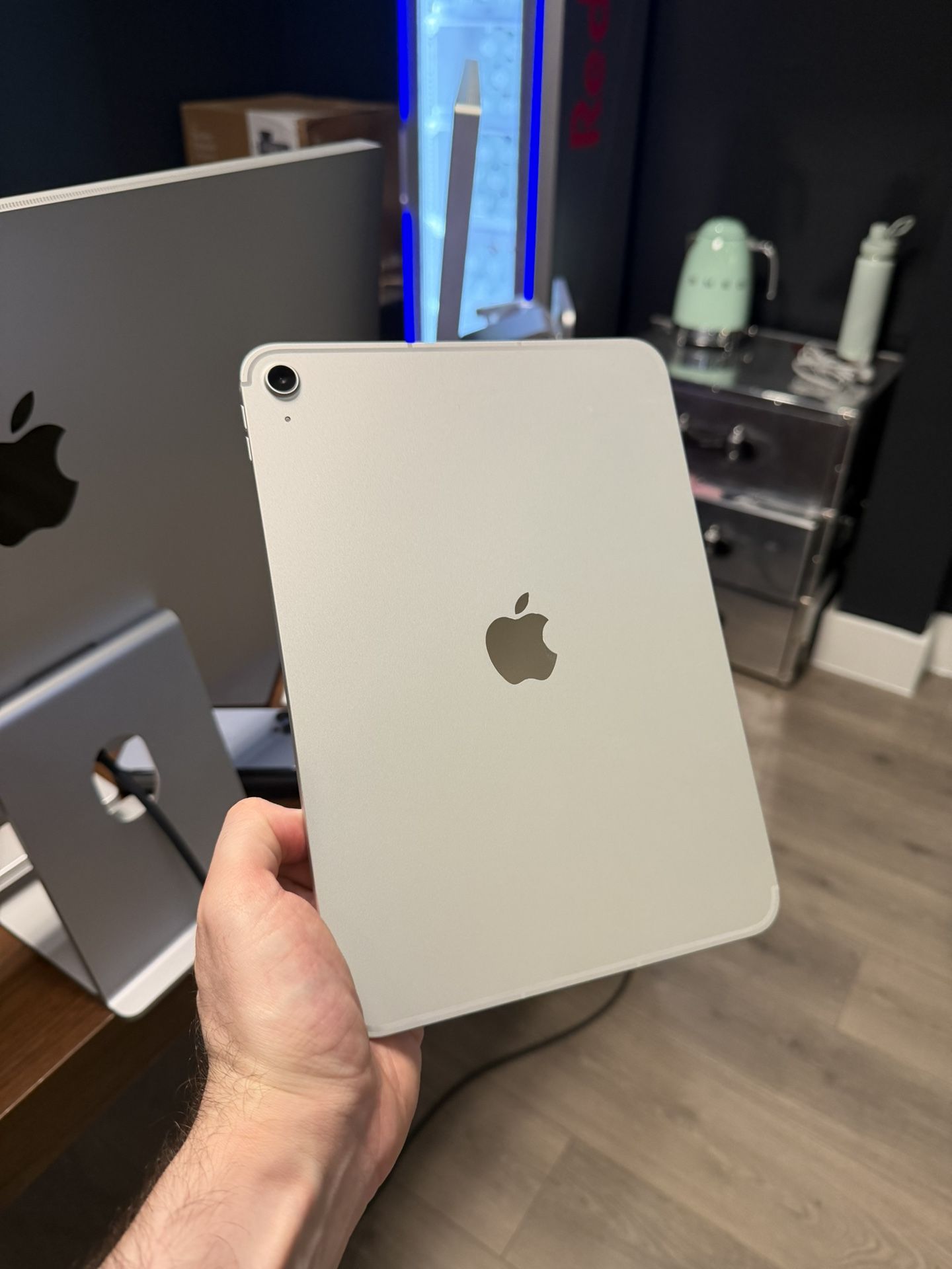 2025 Apple 11-inch iPad A16 Wi-Fi+Cellular 128GB! 90 day warranty! We offer financing!