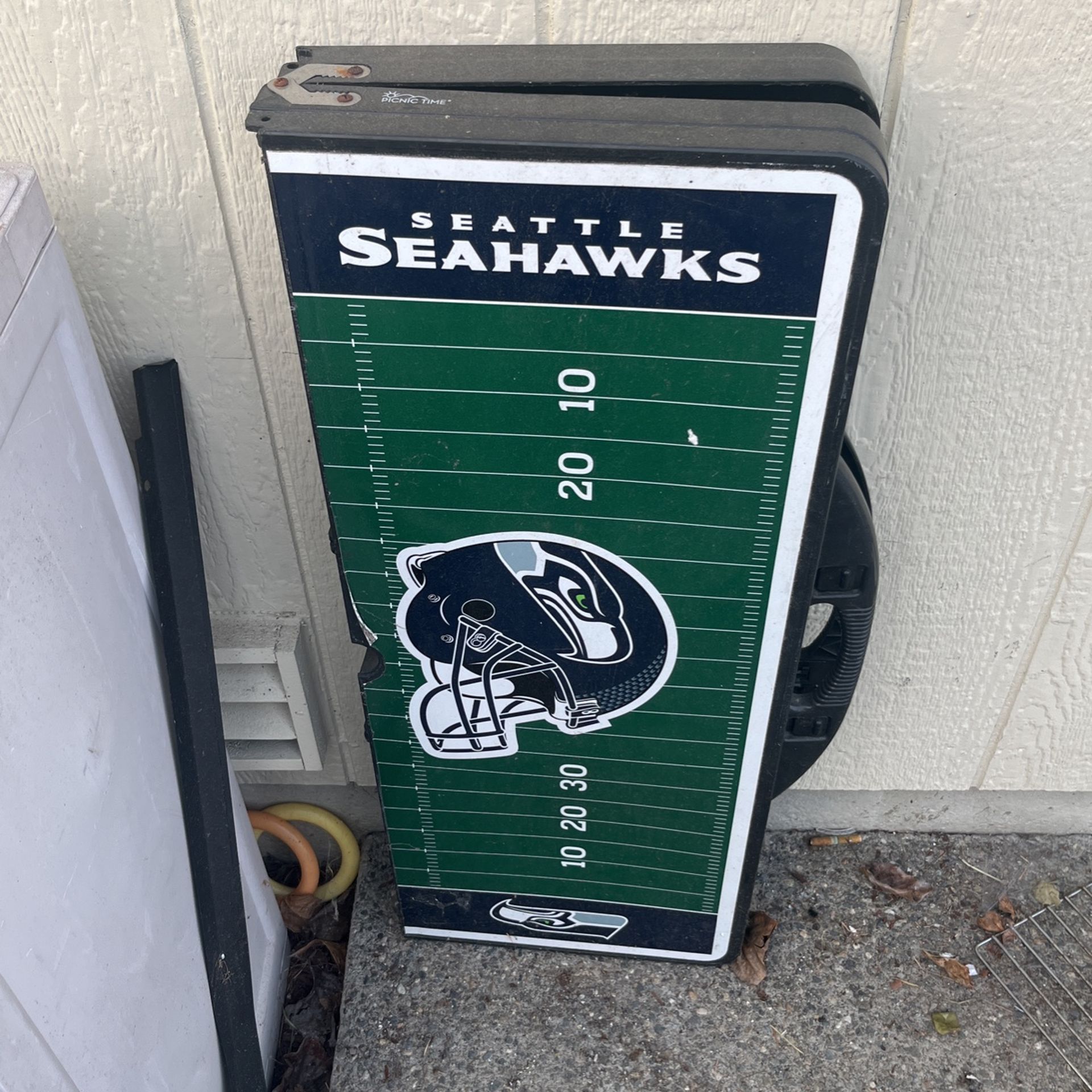 Folding table and benches