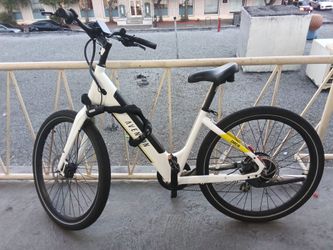 Aventon pace 4  electric bike great condition like new