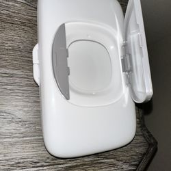 Wipes Dispenser On The go 