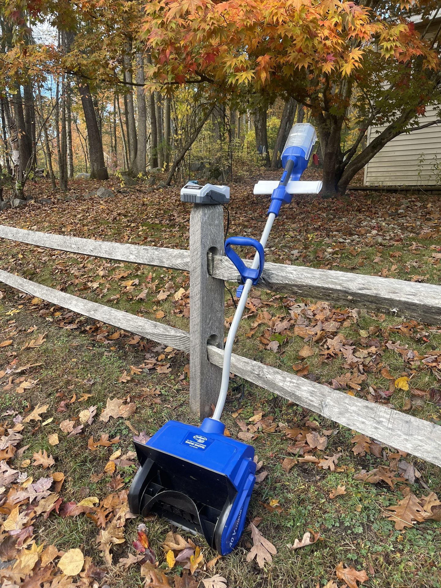 Snow Joe iON13SS 40‑Volt 13″ Cordless snow Shovel