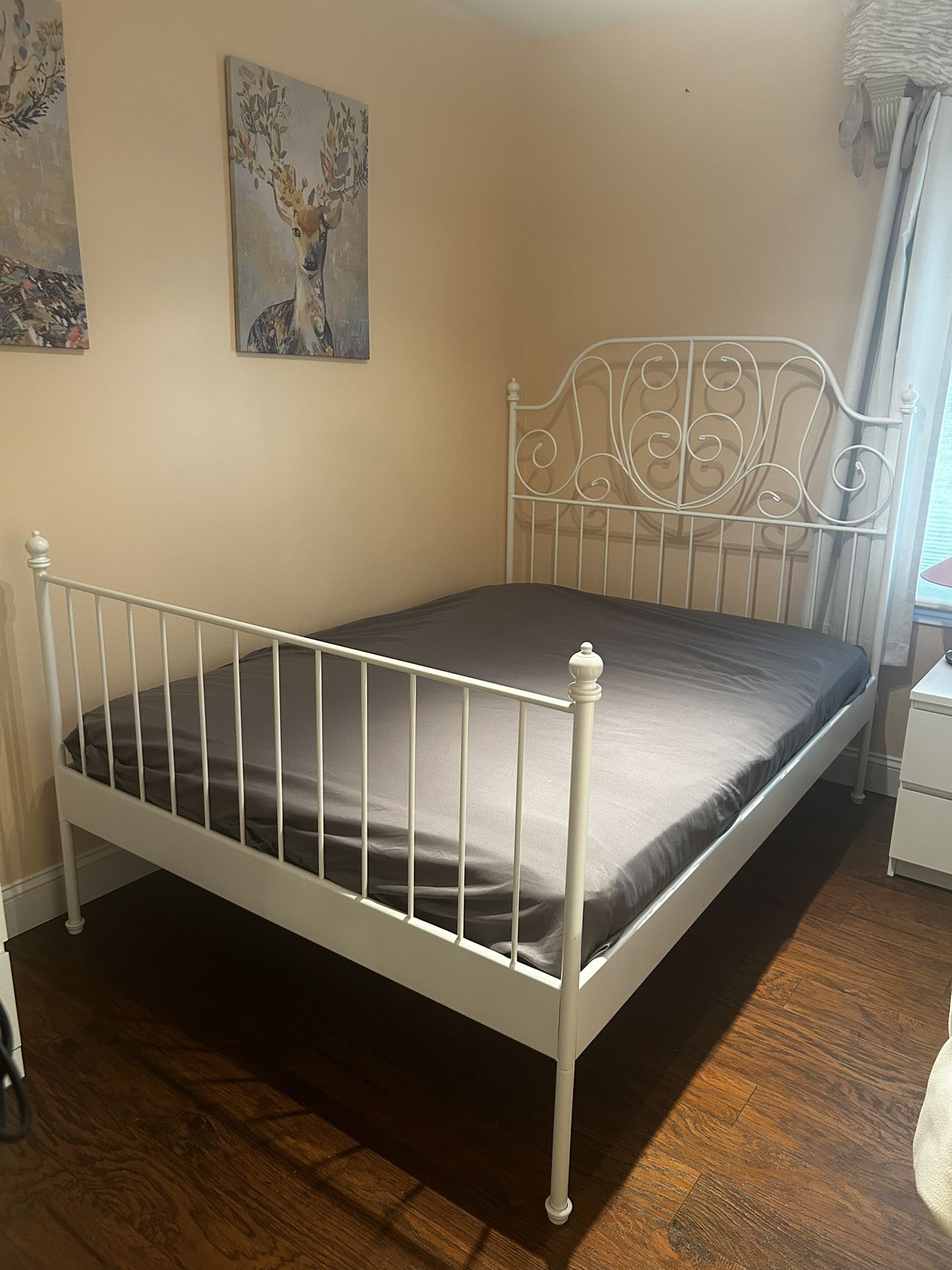 IKEA metal bedframe - Size Full