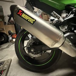 Akrapovic  Slip-On Exhaust 