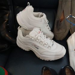 FILA TENNIS SHOES WOMEN'S SIZE 10