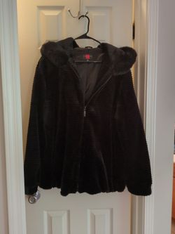 GALLERY Simulated (NOT REAL)Shredded mink Fure Hooded Jacket, Size XL, https://offerup.com/redirect/?o=Q29sLkJsYWNr