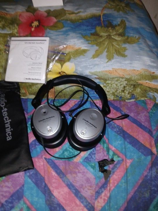 Audio Technica Noise Cancelling Head Phones
