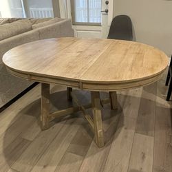 Extendable Dining table