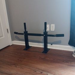 pull-up bar 