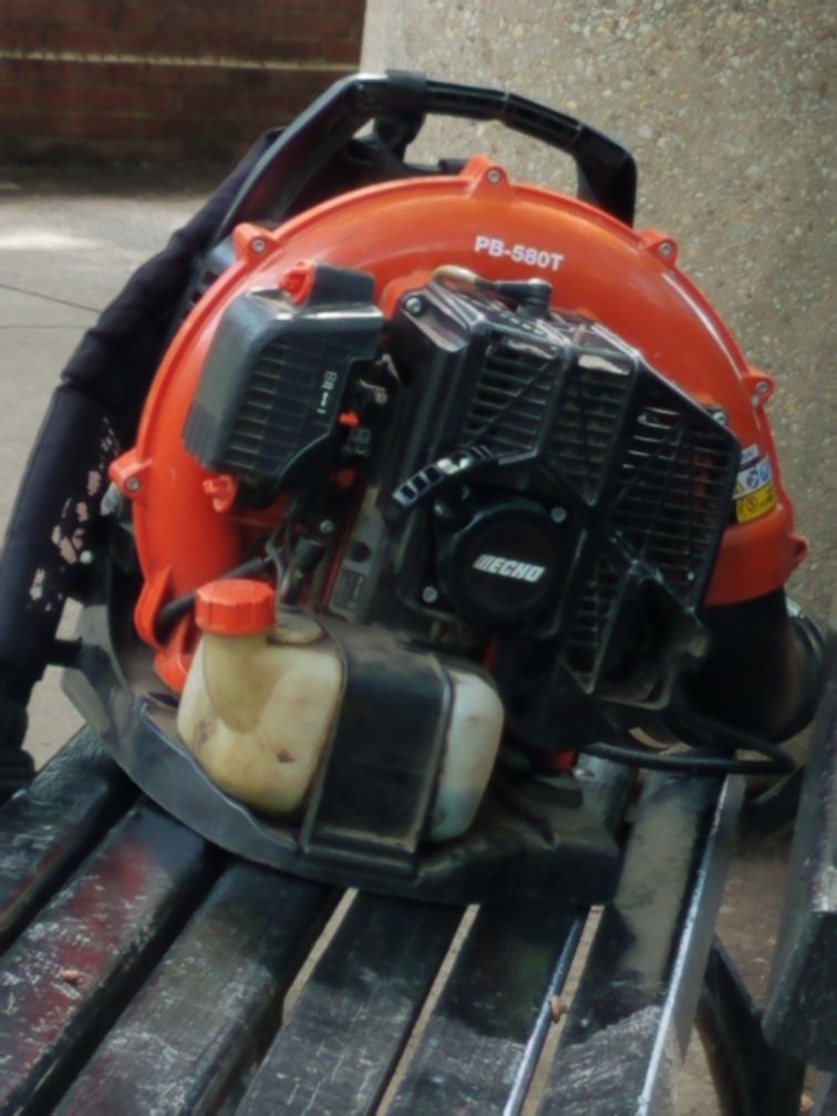 ECHO LEAF BLOWER