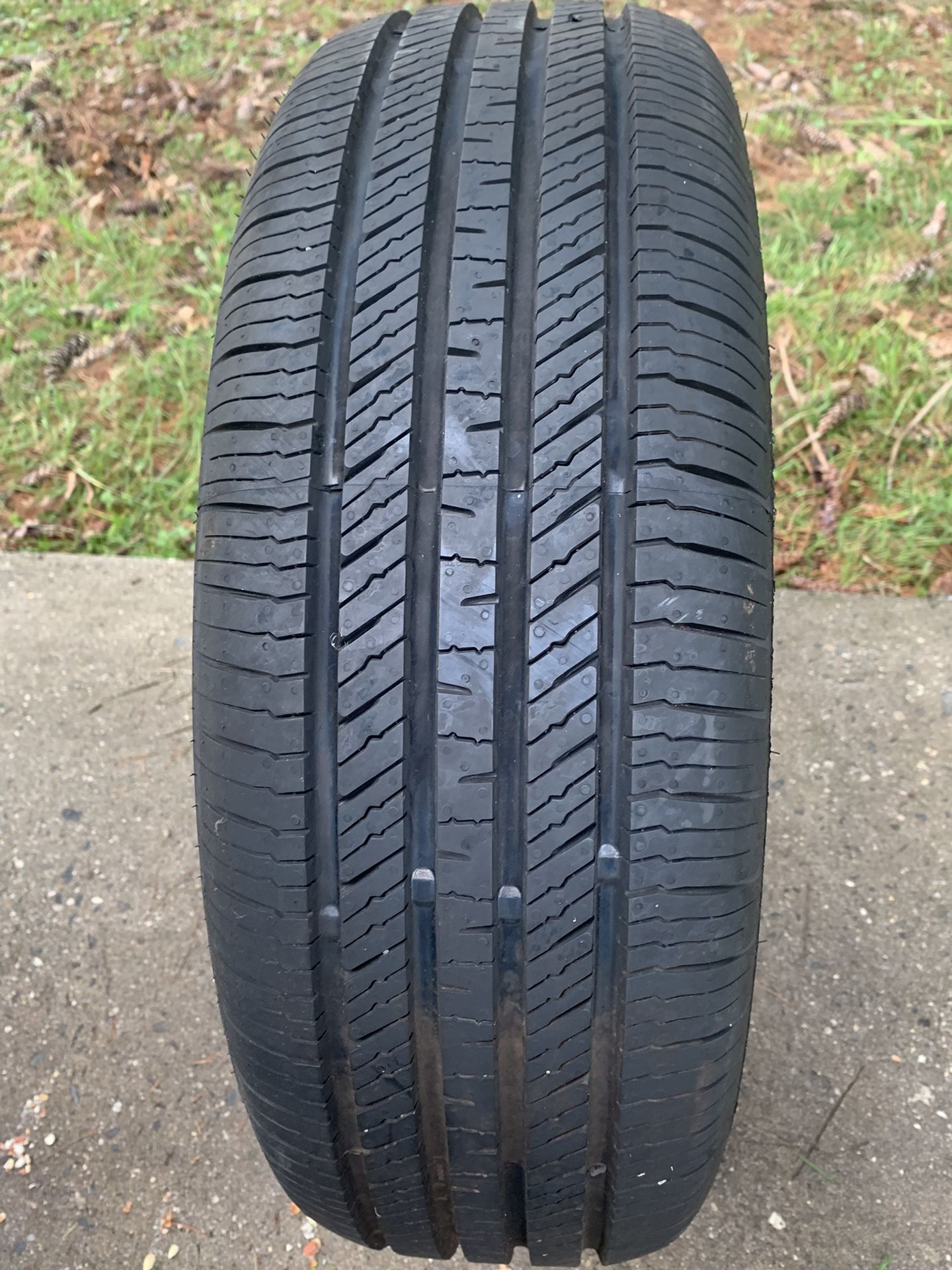 TIRE DOUGLAS PERFORMANCE LIKE NEW