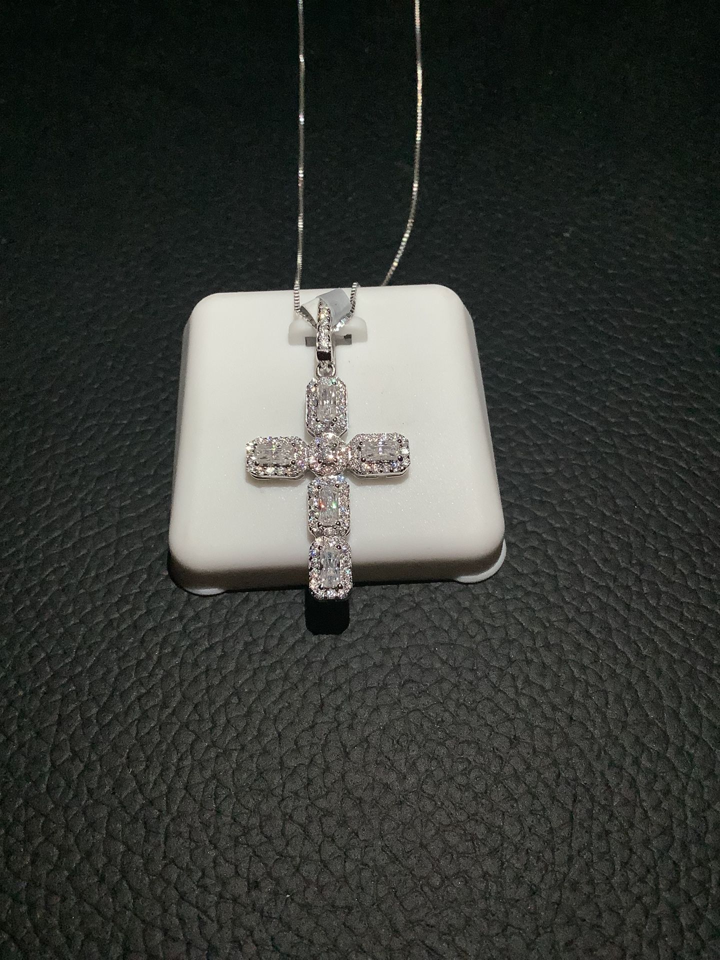 ICED OUT CROSS Necklace (Lab Diamonds)