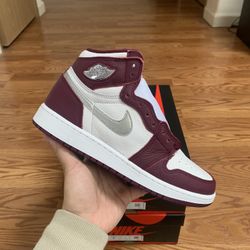 Nike Air Jordan Retro 1 Bordeaux Size 4.5Y