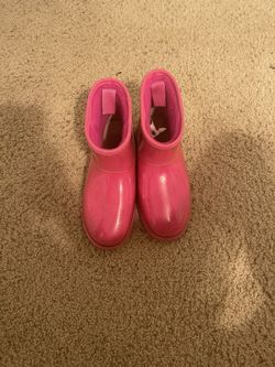 UGGS WATERPROOF BOOTS