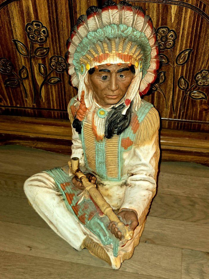 1980 Universal Statuary Corp #691 Native American Chief w/ Pipe