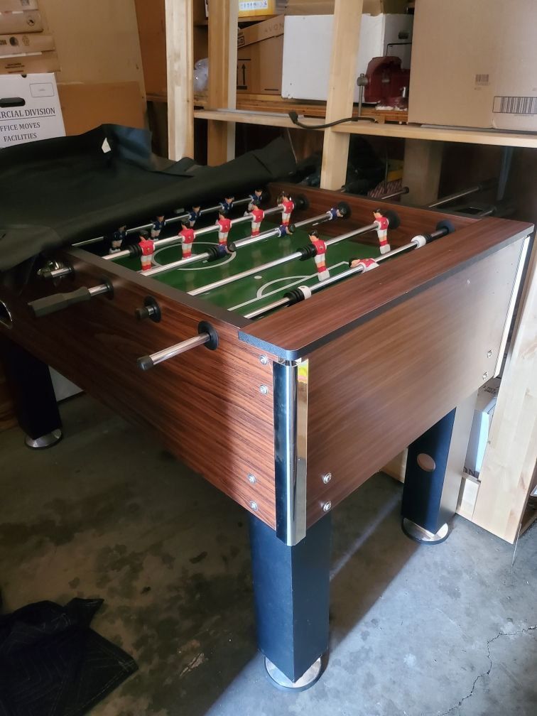 Deluxe Wood Foosball Table – Sturdy Build, Great Condition