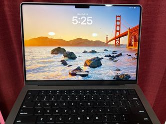 Apple MacBook Pro 14” M2 chip 2023 model 16gb ram 500gb storage