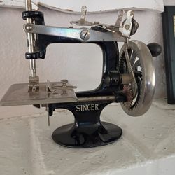 Minnie Antique Singer Sewing Machine