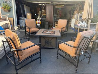 5-Piece Hampton Bay Outdoor Patio Set 4 Chairs and Fire Pit