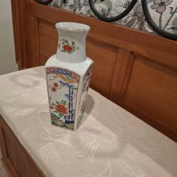 Porcelain JAPANESE VASE