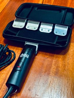 Andis | AGC2 2-Speed Detachable Blade | Cat & Dog Hair Grooming Clipper | Excellent Condition!