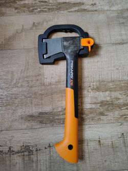 Fiskars x7 Hatchet Axe