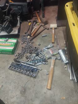 0ver 100 3/8 craftsman Sockets 1/2 Sockets Husky And 1/2 Ratchets Hammers