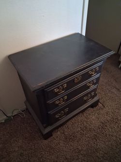 2 dressers