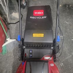 Toro 22in Lawnmower