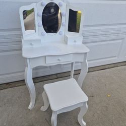 Kids Vanity  24x40 $35