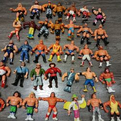 Lot of 35 WWF WWE Wrestling Action Figures 90s $1000 OBO