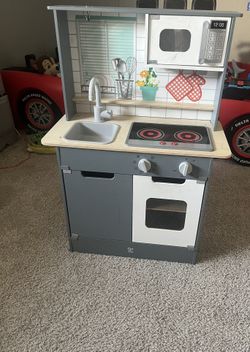 Kids Play Kitchen 