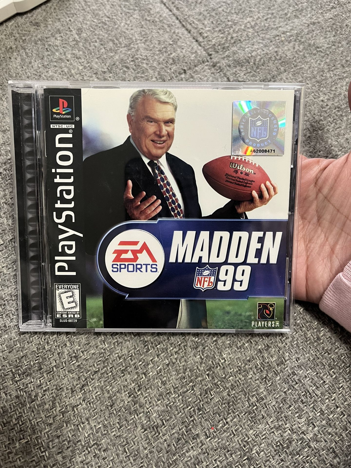 Selling this Playstation Madden NFL 99