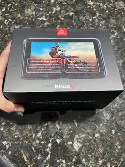 Atomos Ninja V 5.2” 4K Recording Monitor + 1TB SSD 