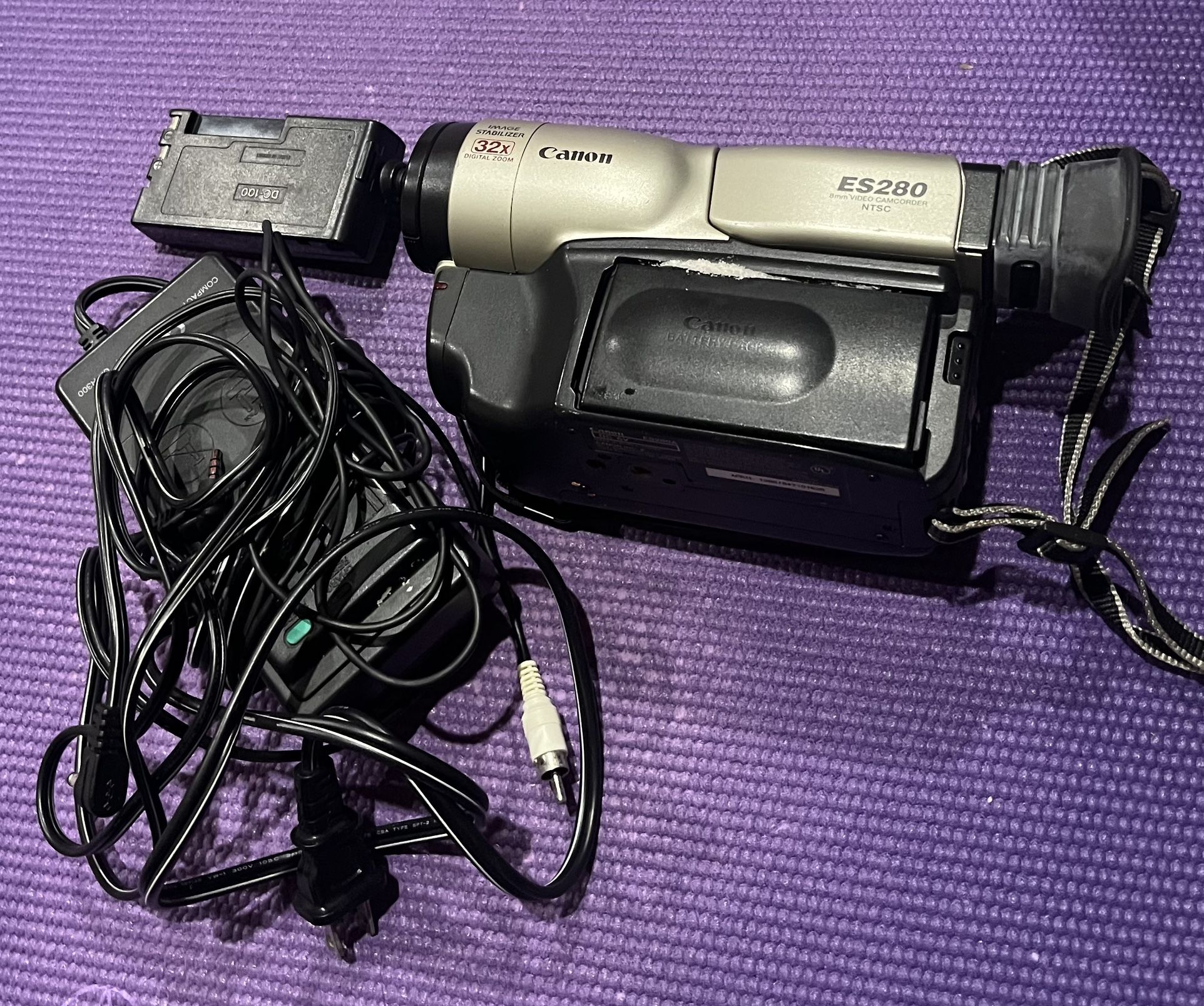 Canon ES 280 NRSC 8mm Camcorder