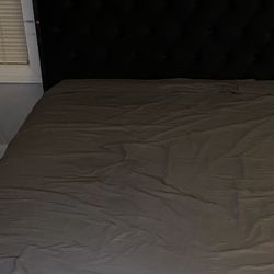 Queen Size Bed Frame And Bed 