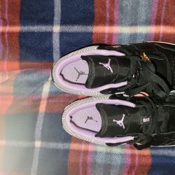 SIZE 5Y NIKE AIRJORDAN 1LOW  SEGS  BLACK LILLAC PLAID