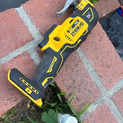  DEWALT 20V MAX XR Brushless Cordless Oscillating Multi-Tool