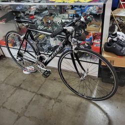 Trek  Hydro  700 Bike  Size 54cm  Carbon Aluminum  Good Condition Everything Works Fine 