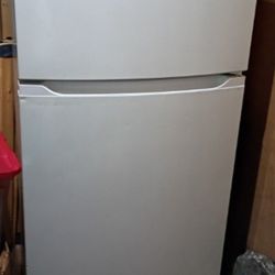 Frigidaire 14 Cft. Fridge 