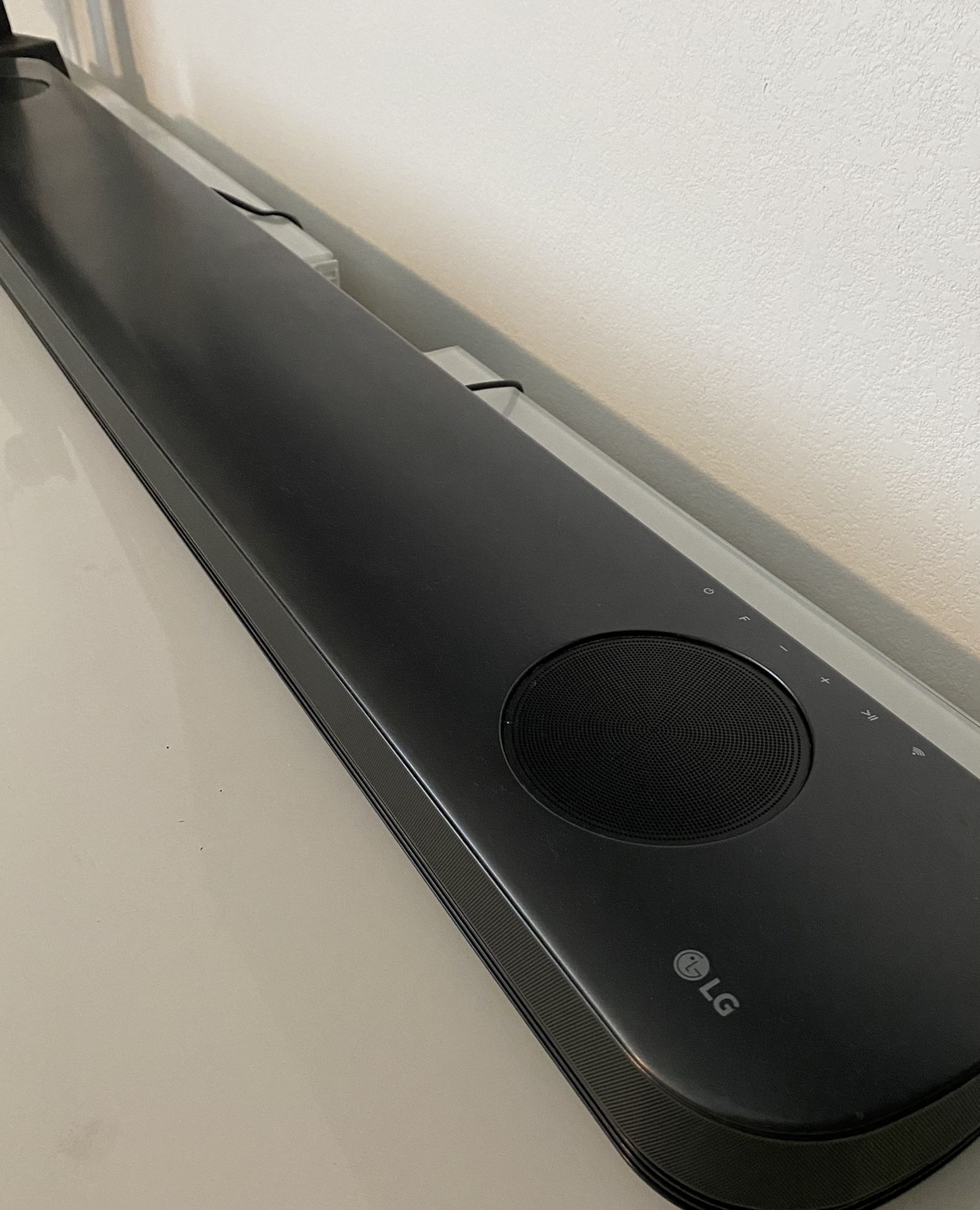 LG SK9Y Dolby Atmos Soundbar