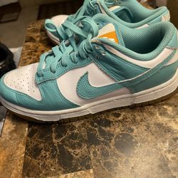 Nike Dunks 6.5 Woman $20