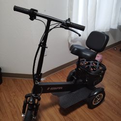 3 Wheel Seated Scooter 