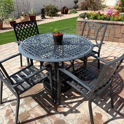 42” Patio Table and 4 Chairs