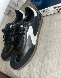 Skechers shoes size 6.5