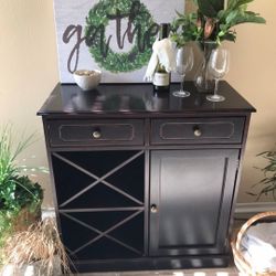 Display Cabinet With Built-in Wine Rack